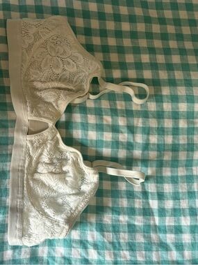 Lace Wireless Bralette in Ivory